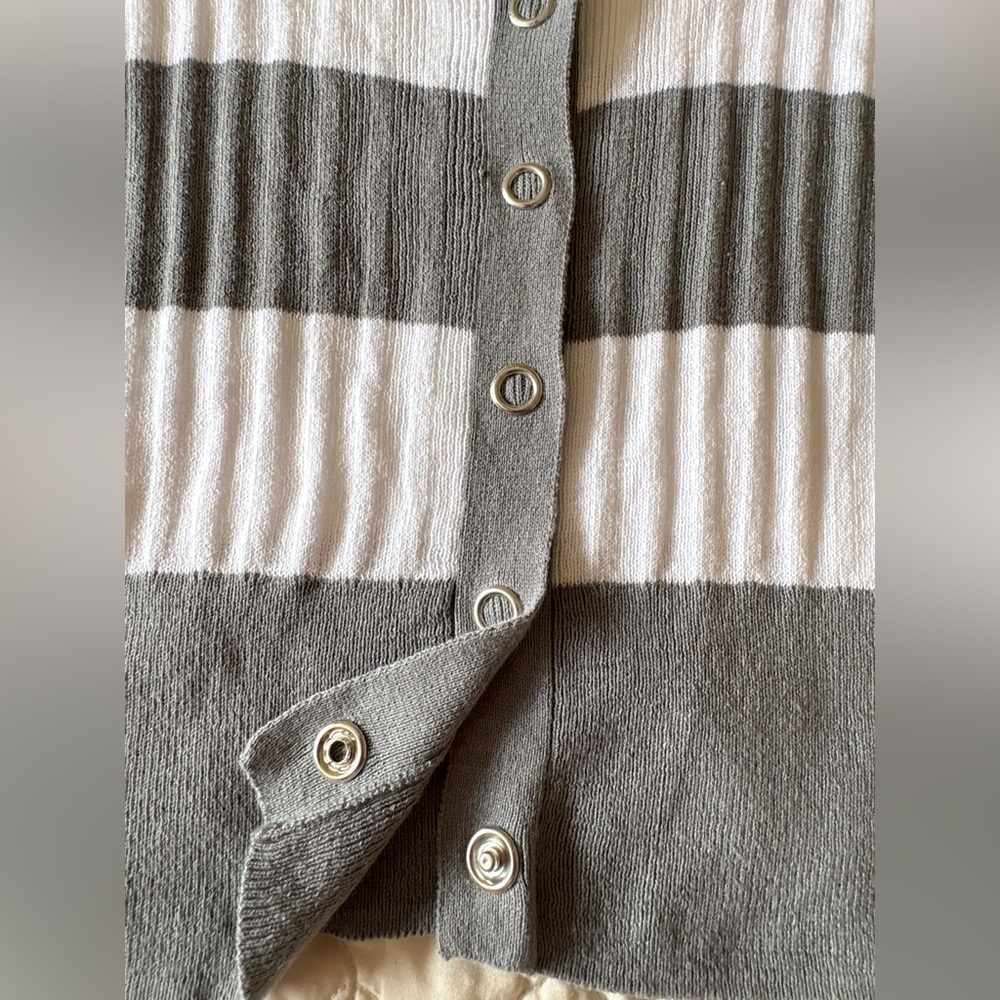 Arizona Jean Company Gray and White Button-Up Cardigan - Picture 3 of 6